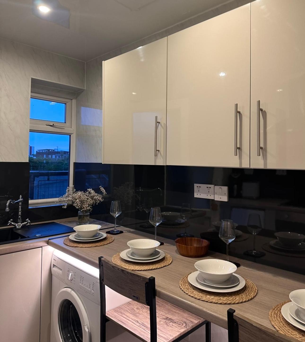 Apartment Ocean Village Marina 2 Bedroom With Balcony! *